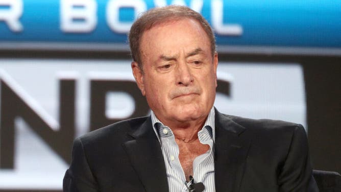 Thursday Night Football announcer Al Michaels often lacks enthusiasm and the Patriots-Steelers match might be the worst game of the year.
