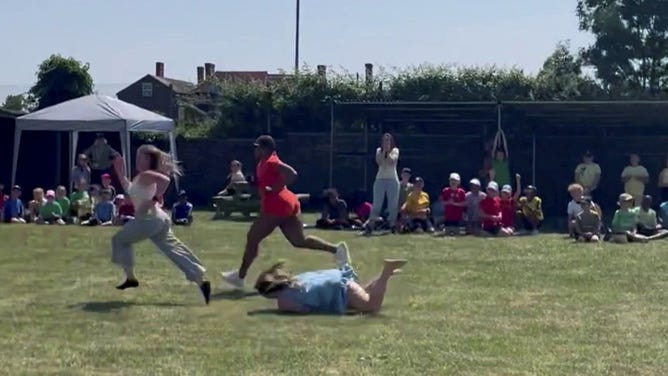Katie Hannaford falling during relay