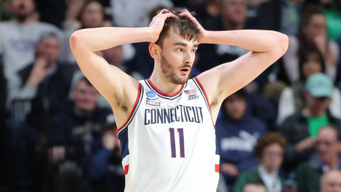 uconn-basketball-march-madness-luxor-hotel-las-vegas
