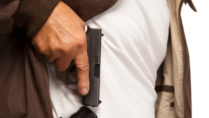 Man shot while attempting to rob Chicago jewelry store. (Credit: Getty Images)