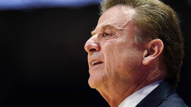 Rick Pitino isn't impressed with the state of St. John's basketball. (Credit: The Enquirer via USA Today Sports Network)
