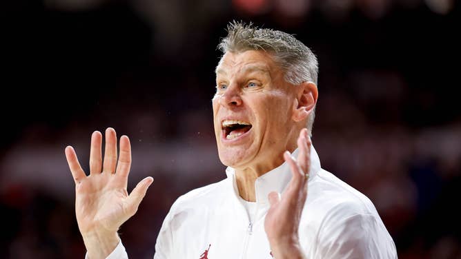 Will Porter Moser leave Oklahoma? (Credit: The Oklahoman via USA Today Sports Network)
