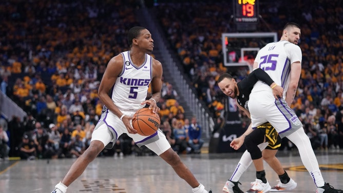 Sacramento Kings PG De'Aaron Fox gathers his dribble before a shot vs. the Golden State Warriors during Game 3 of the 2023 NBA playoffs at the Chase Center. (Cary Edmondson-USA TODAY Sports)