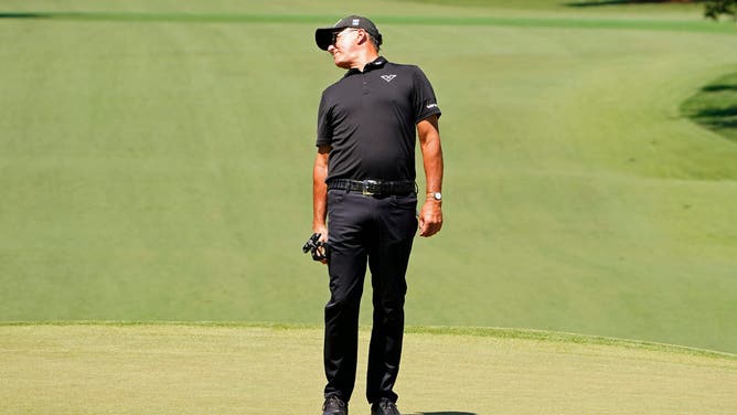 LIV Golf star Phil Mickelson posted a stern warning to the organizers of the four major golf tournaments, but then quickly deleted it.