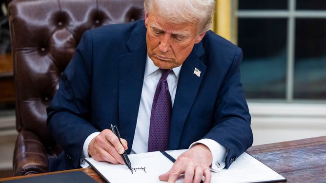U.S. President Donald Trump signed an executive order to pull federal funding from hospitals which chemically or surgically castrate people under the age of 19 in the name of gender ideology.