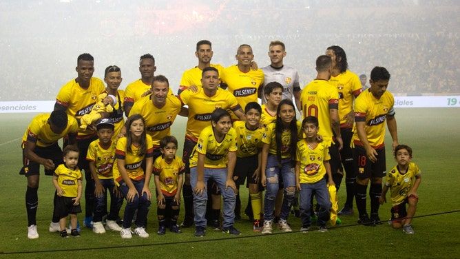 soccer reporter kathy valencia viral video yellow night wardrobe malfunction