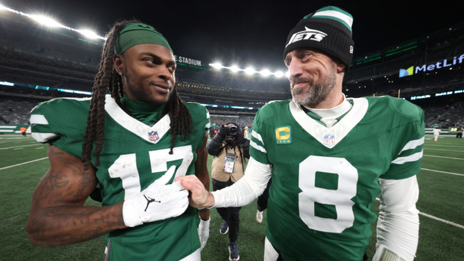 Davante Adams: Aaron Rodgers Wants A Team To ‘Roll Out The Red Carpet For Him’