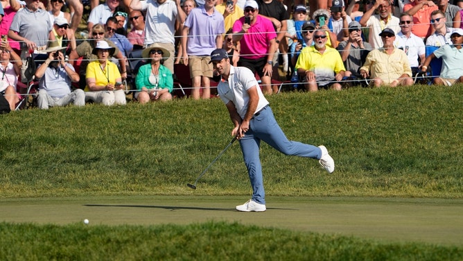 Denny McCarthy misses a putt on Hole No. 18 to win the 2023 Memorial at Muirfield. (Photo credit: Adam Cairns/Columbus Dispatch-USA TODAY NETWORK)