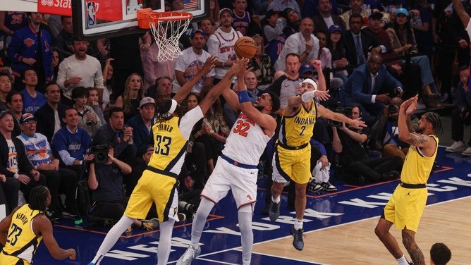 New York Knicks C Karl-Anthony Towns attacking the basket against the Indiana Pacers in Game 5 of the 2025 Eastern Conference Playoffs. (Photo credit: Vincent Carchietta-Imagn Images)