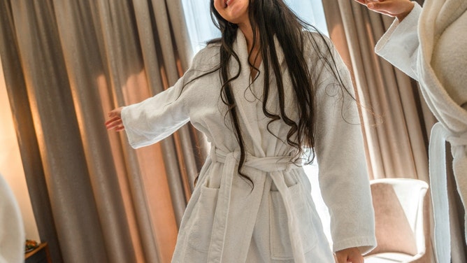 member of hotel staff flashed by woman on girls trip