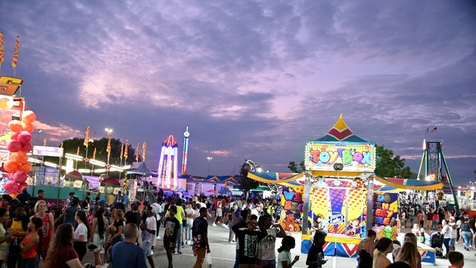 kentucky state fair bans the casting couch artist