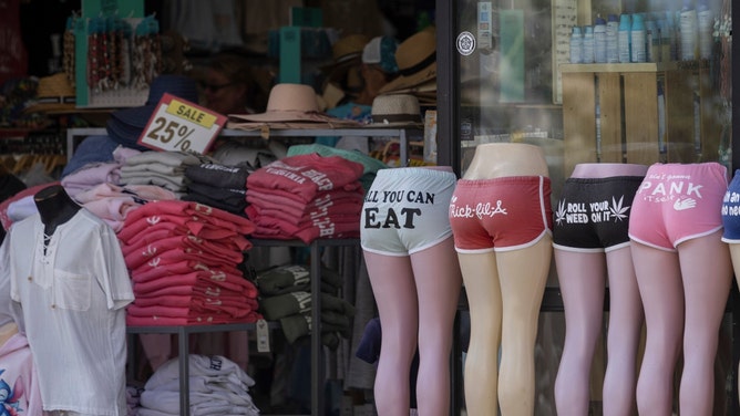 virginia beach going after vulgar t-shirts sold at oceanfront stores