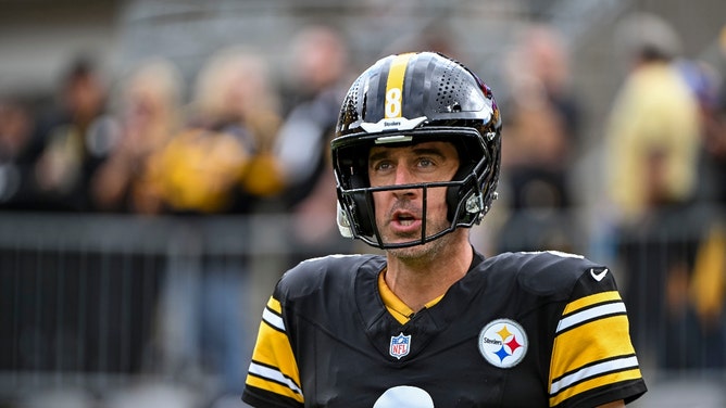 Aaron Rodgers looking at fans ahead of Steelers game