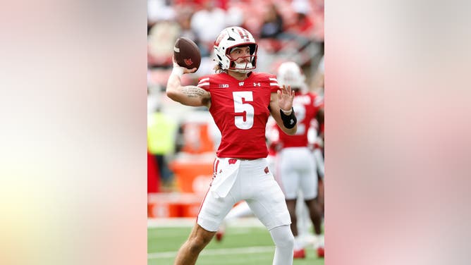 MADISON, WISCONSIN - SEPTEMBER 06: Carter Smith #5 of the Wisconsin Badgers before the game against the Middle Tennessee Blue Raiders at Camp Randall Stadium on September 06, 2025 in Madison, Wisconsin. (Photo by John Fisher/Getty Images)