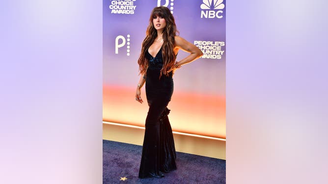 NASHVILLE, TENNESSEE - SEPTEMBER 26: Ella Langley attends the 2024 People's Choice Country Awards at The Grand Ole Opry on September 26, 2024 in Nashville, Tennessee. (Photo by Jason Davis/WireImage)