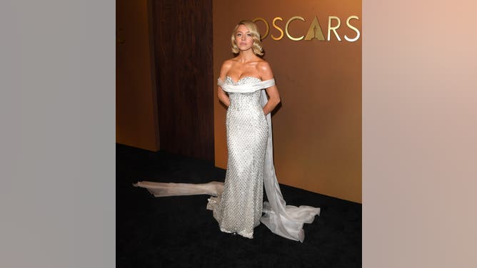 Sydney Sweeney Shrek's Giving costume