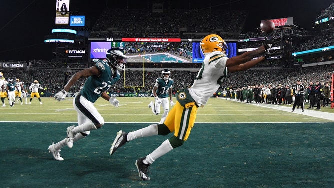 Green Bay Packers WR Bo Melton reaches out for a ball vs. the Philadelphia Eagles in the 2025 NFC Wild Card Game at Lincoln Financial Field. (Photo Credit: Eric Hartline-Imagn Images)