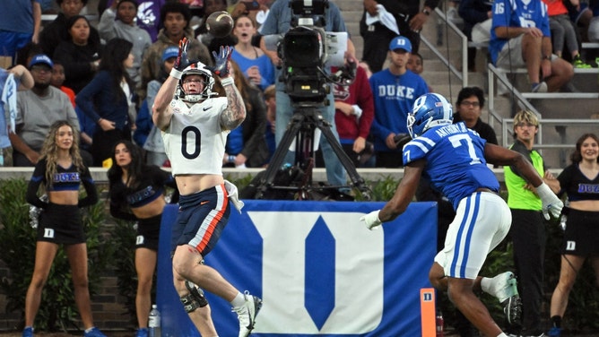 Virginia Cavaliers TE Sage Ennis catches a touchdown vs. the Duke Blue Devils at Wallace Wade Stadium in North Carolina. (Photo Credit: Zachary Taft-Imagn Images)