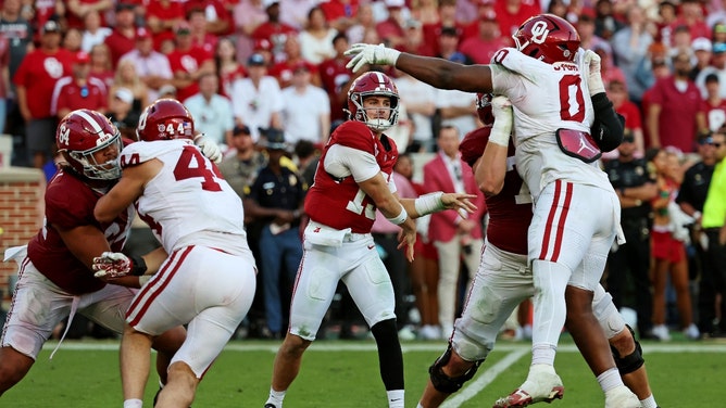 The Oklahoma Sooners host the Alabama Crimson Tide in the first round of the 2025-26 College Football Playoff. (Photo credit: David Leong-Imagn Images)
