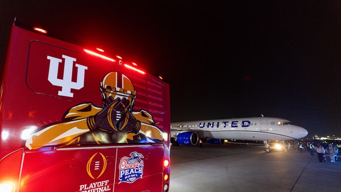 Hoosiers Set The Tone: Indiana Beats Oregon On Atlanta Interstates, As CFP Semifinal Looms
Via: Peach Bowl