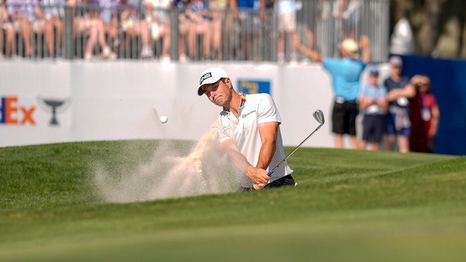 Viktor Hovland hits out of the bunker during the 2025 RBC Heritage at Harbour Town. (Photo Credit: Jim Dedmon-Imagn Images)
