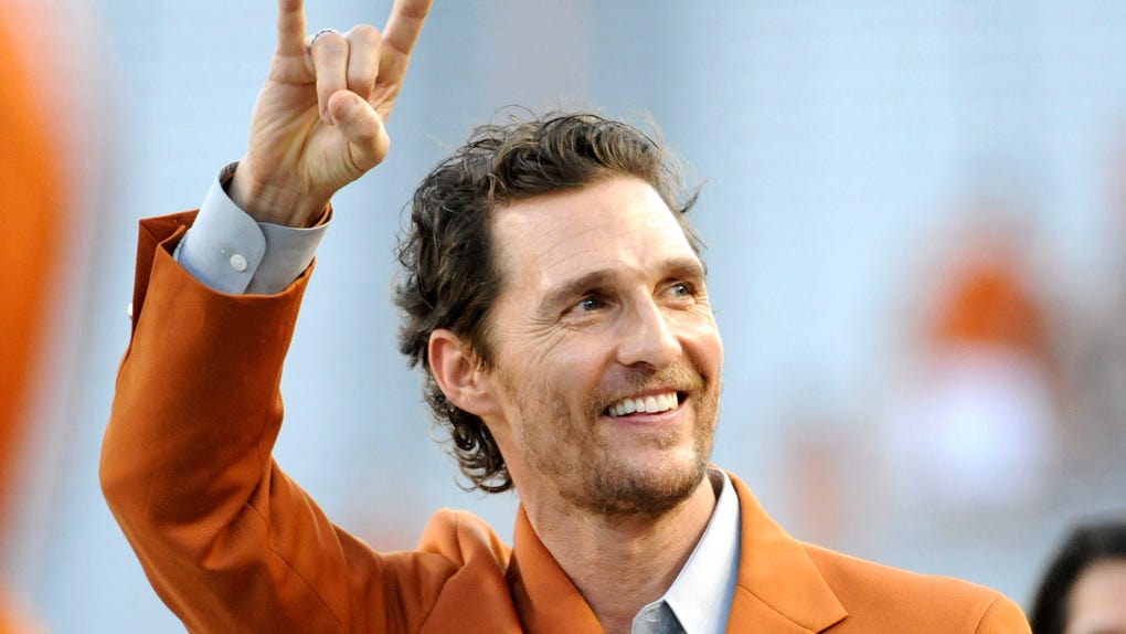 050415-CFB-Texas-Longhorns-Matthew-McConaughey-greets-fans-MM-PI.jpg