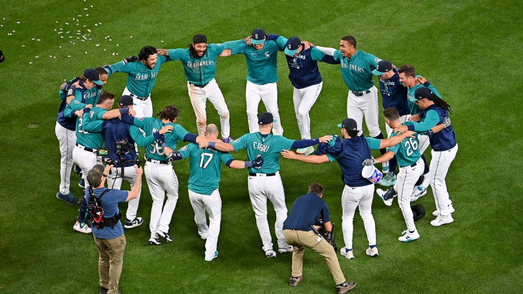 Cleveland Guardians v Seattle Mariners