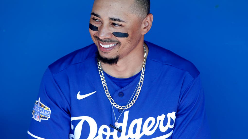 Chicago White Sox v Los Angeles Dodgers