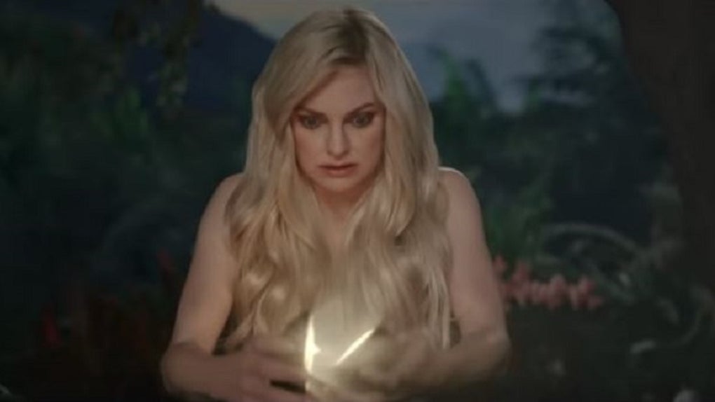 Anna Faris Topless For Avacados Super Bowl Ad