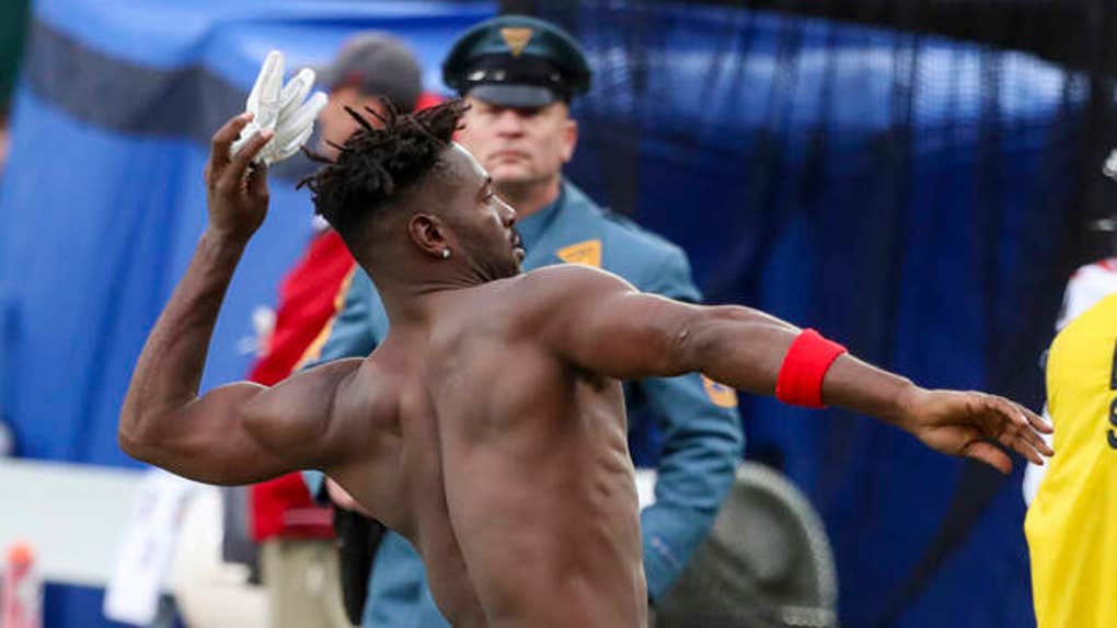 1679bb82-Antonio Brown Gloves