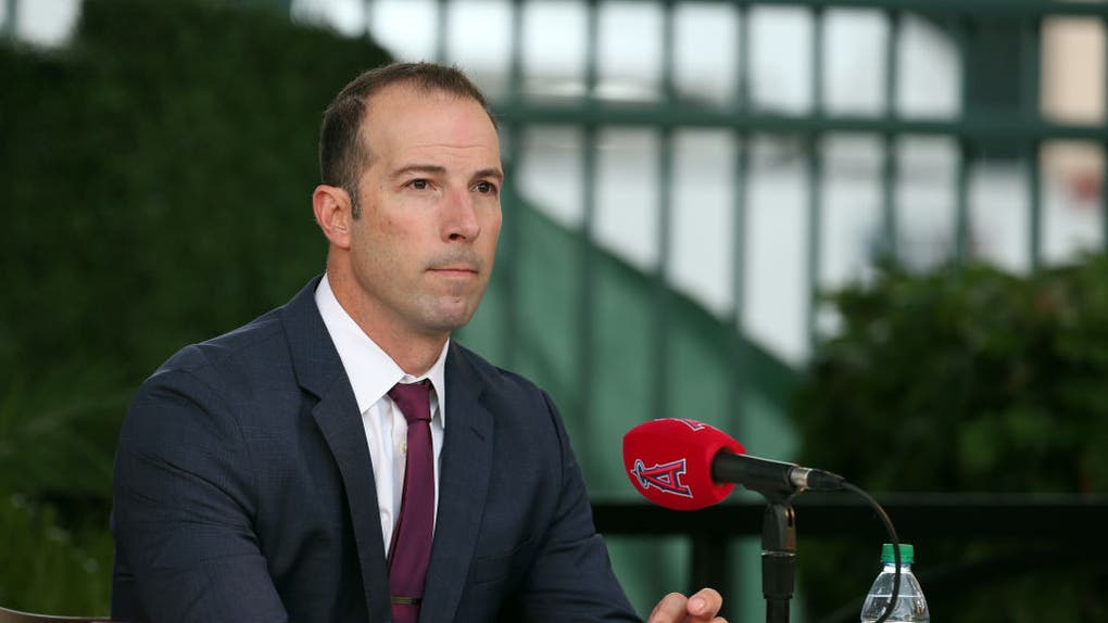 Mets To Hire Former Yankees Exec As Next GM