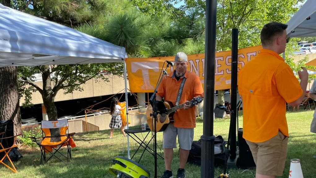 a4152b28-DBF9D326-C314-4623-A314-7E1435325B90