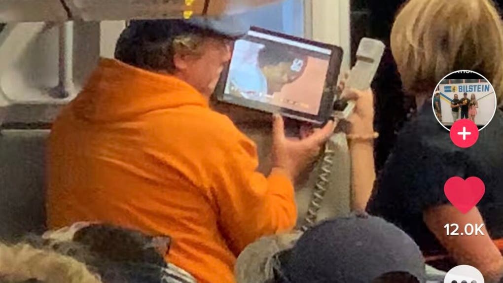 E7742F6B-8854-4126-828D-76098990E25E