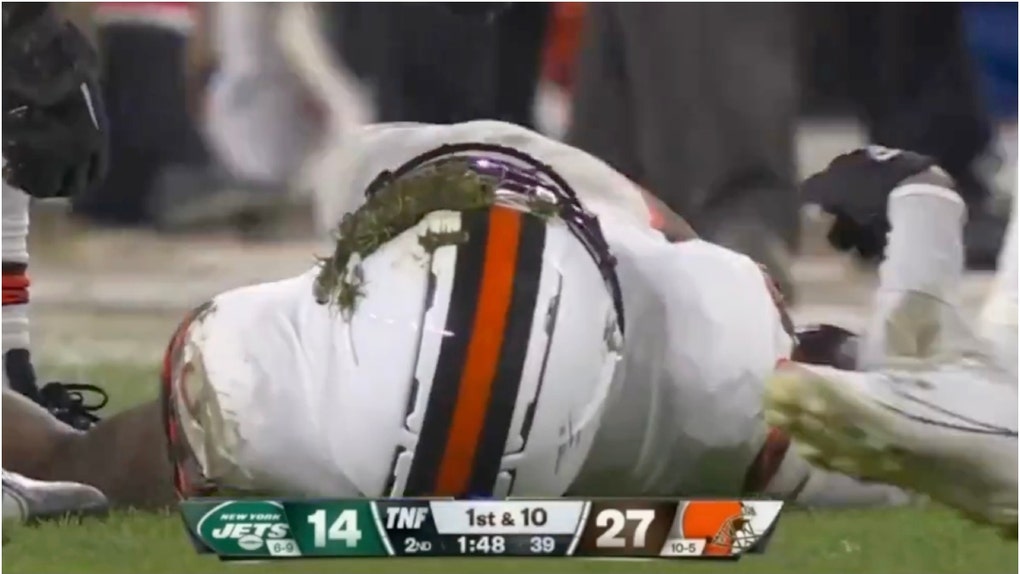 Elijah Moore suffers serious injury against the Jets. (Credit: Screenshot/X Video https://twitter.com/TannerPhiferNFL/status/1740561992954655201)