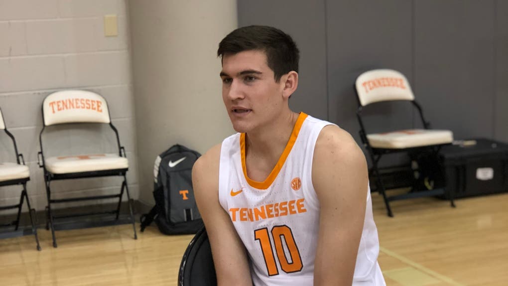 62e8e394-F1FAF7E1-6149-4917-9901-B638A1E68FC5