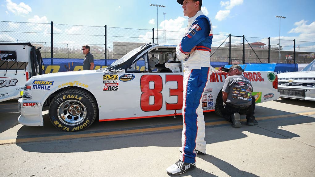 NASCAR Camping World Truck Series Eldora Dirt Derby - Qualifying