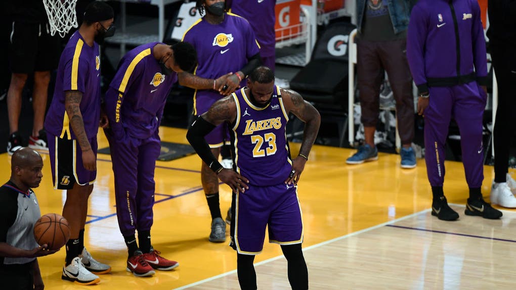 Sacramento Kings v Los Angeles Lakers