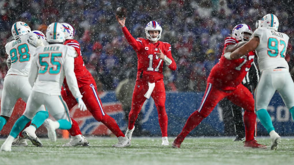 8658f2b3-Miami Dolphins v Buffalo Bills