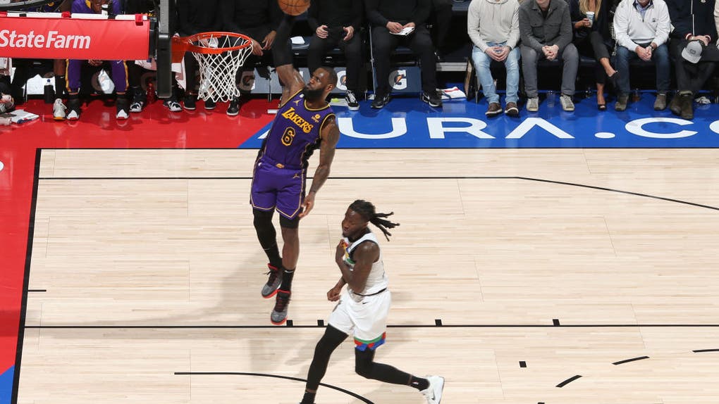 Los Angeles Lakers v Minnesota Timberwolves