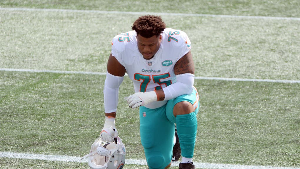 Miami Dolphins v New England Patriots