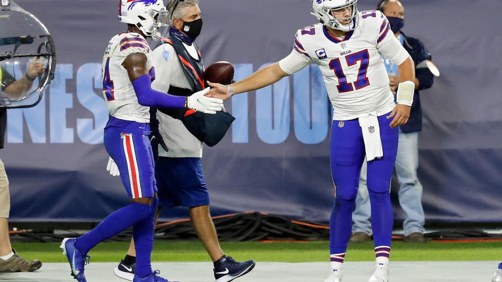 7d027e0e-Buffalo Bills v Tennessee Titans