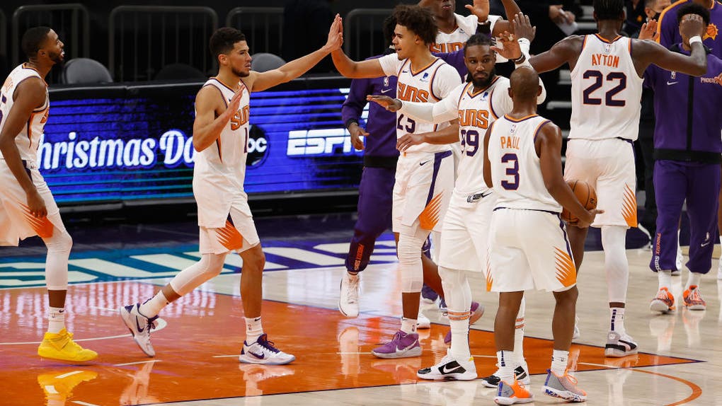 Dallas Mavericks v Phoenix Suns