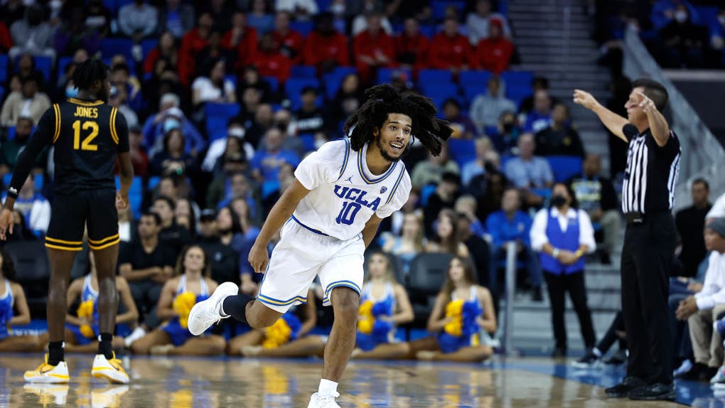 5d47f979-Long Beach State v UCLA