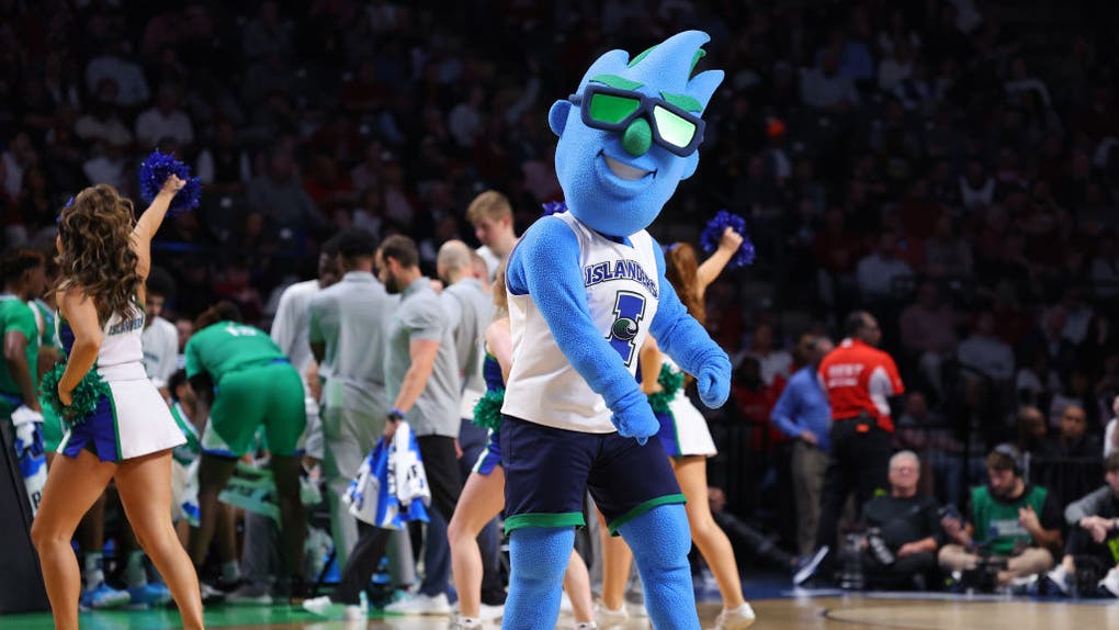 Texas A&M-Corpus Christi v Alabama