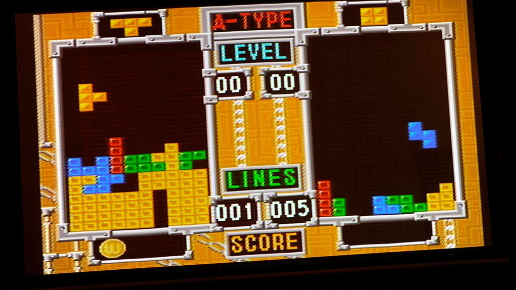 (KG) FE15STTETRIS -- Tetris fanatics meet every month for intense head-to-head competititon in a double-elimination tournament format. Karl Gehring/The Denver Post