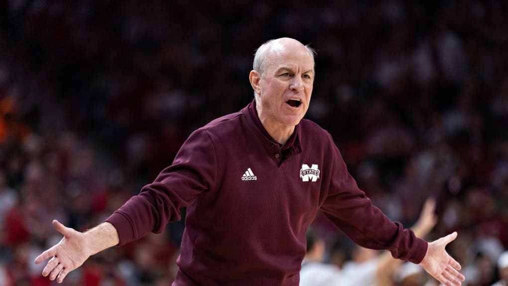 0a6f2420-Mississippi State v Arkansas