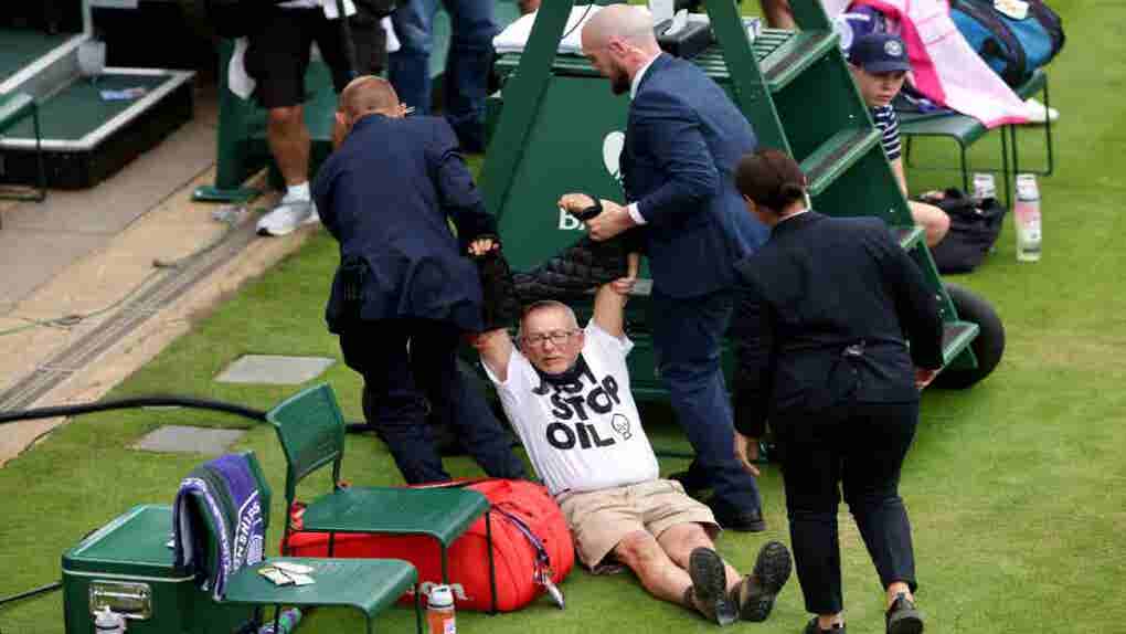 Just Stop Oil protesters interrupt Wimbledon