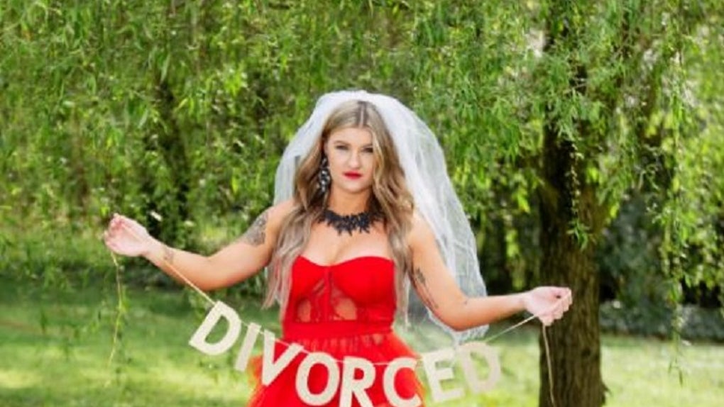 389f3250-Lauren-Brooke-Divorce-Feature