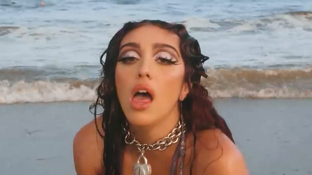 Madonna daughter music video - 2