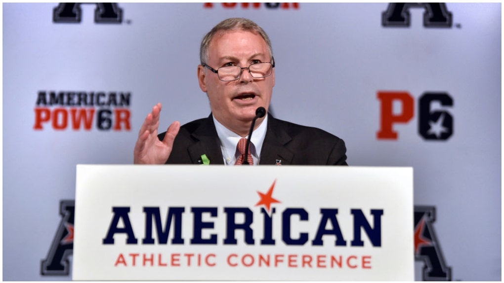 Mike Aresco releases open letter slamming P5 label. (Credit: Getty Images)